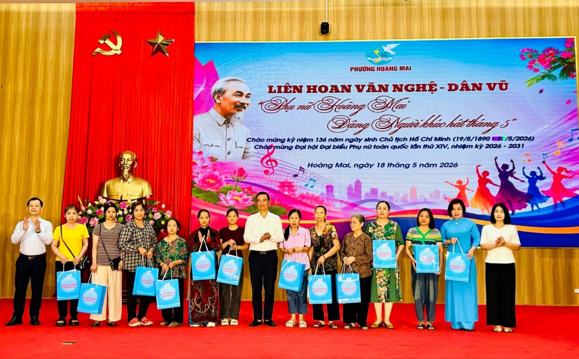 Phụ nữ Hoàng Mai "dâng Người khúc hát tháng 5"- Ảnh 2.