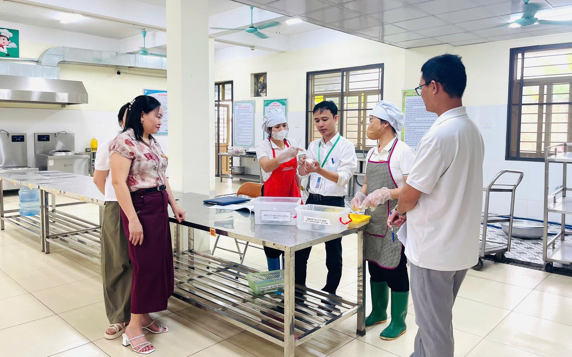 Đảm bảo an toàn thực phẩm tại các chợ trên địa bàn xã Bất Bạt