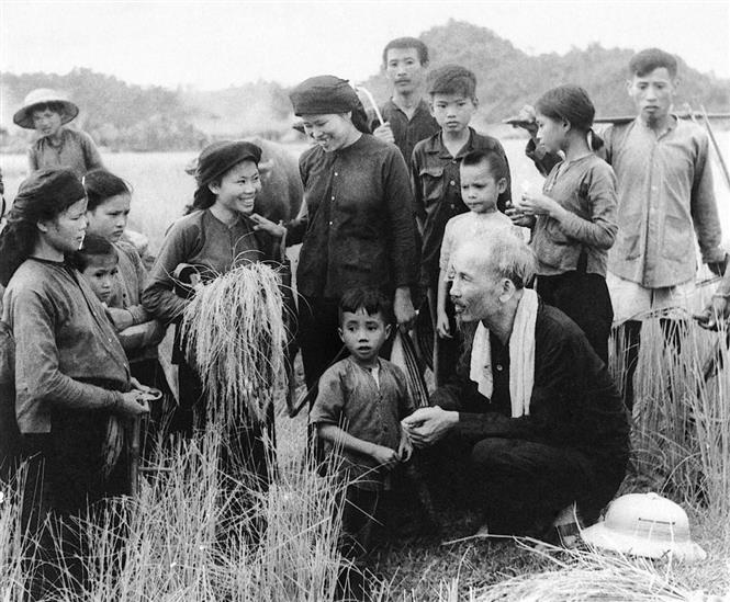 Kỷ niệm 136 năm ngày sinh Chủ tịch Hồ Chí Minh (19/5/1890 - 19/5/2026) và 115 năm Ngày Bác Hồ ra đi tìm đường cứu nước (05/6/1911 - 05/6/2026): Nhớ về Bác - Lãnh tụ vĩ đại của dân tộc Việt Nam!- Ảnh 1.