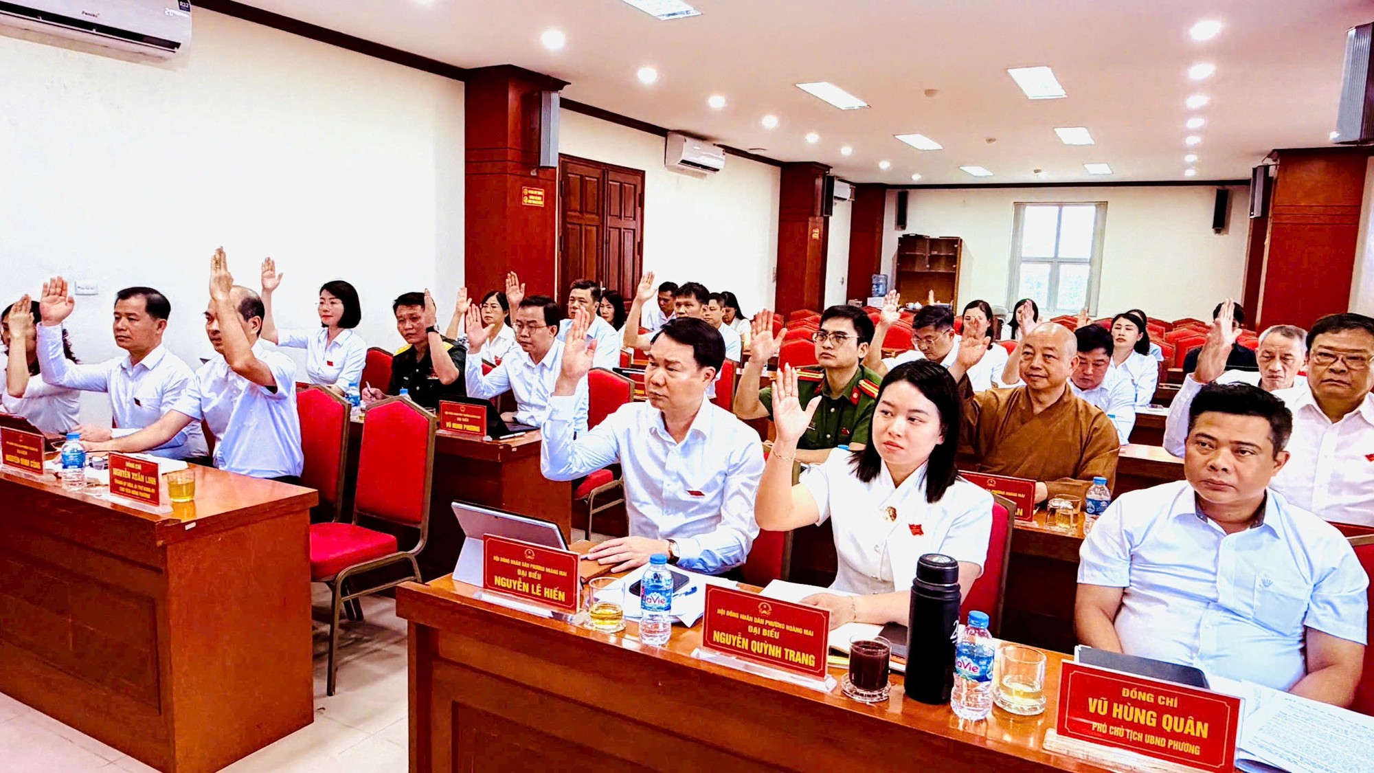 HĐND phường Hoàng Mai quyết nghị các nội dung quan trọng về đầu tư công- Ảnh 2.