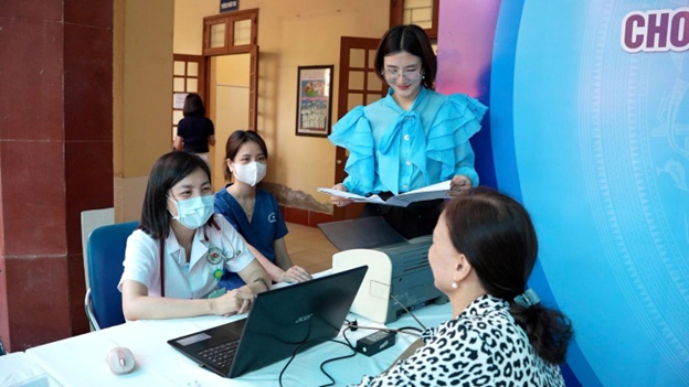 Hoài Đức: Tổ chức khám, tư vấn sức khỏe định kỳ cho cán bộ chủ chốt năm 2026- Ảnh 5.