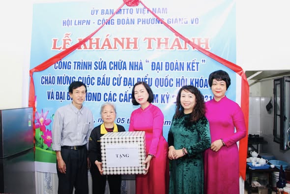 Phường Giảng Võ lan tỏa việc học và làm theo Bác bằng những hành động thiết thực, gần dân, vì dân- Ảnh 1.
