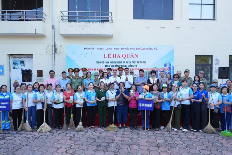 Phường Giảng Võ lan tỏa việc học và làm theo Bác bằng những hành động thiết thực, gần dân, vì dân- Ảnh 4.
