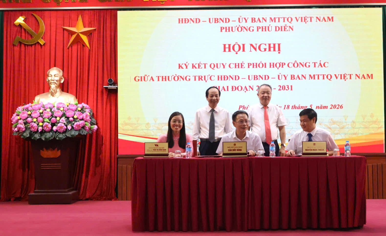 Tăng cường phối hợp giải quyết 5 vấn đề trọng tâm của phường Phú Diễn- Ảnh 1.