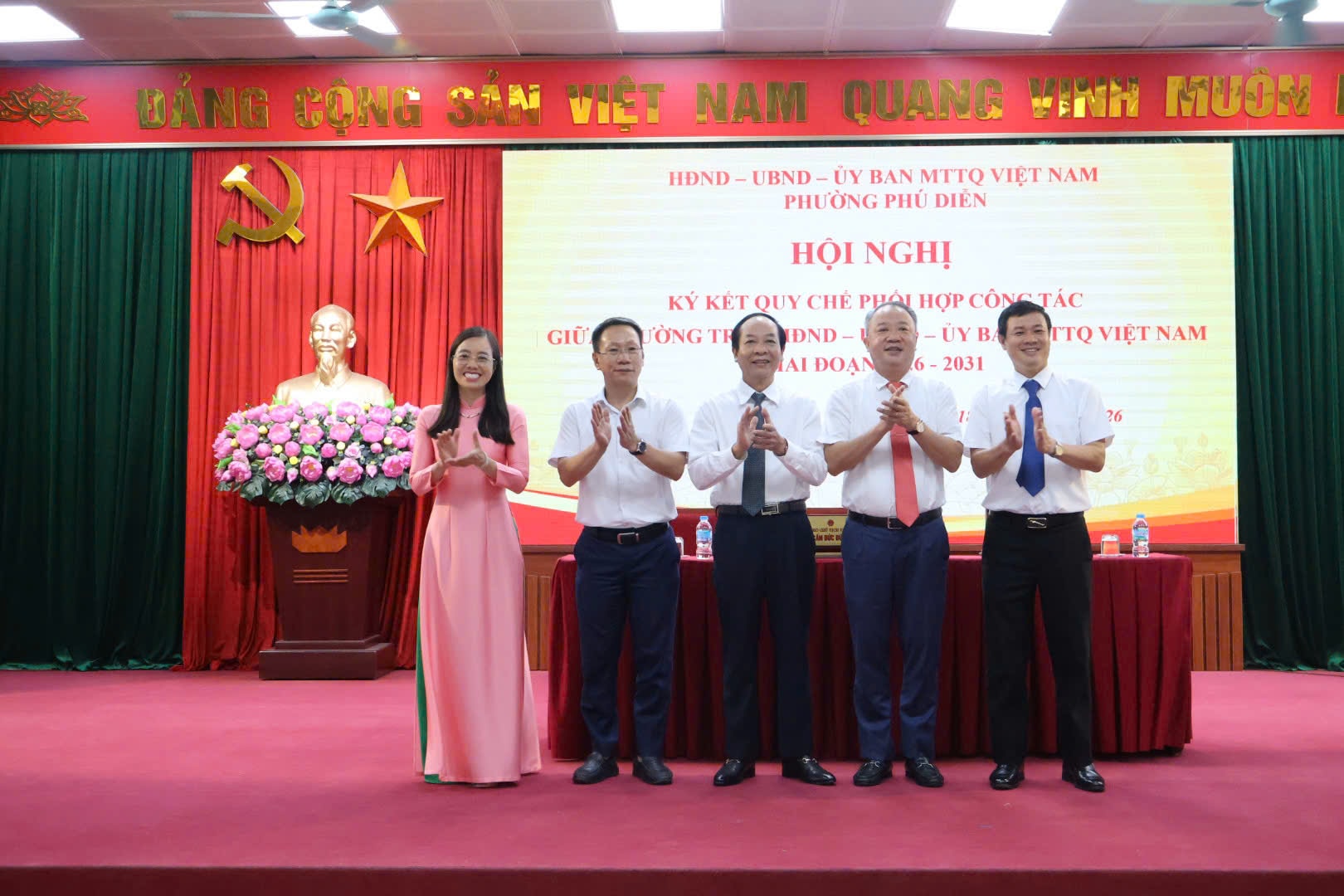 Tăng cường phối hợp giải quyết 5 vấn đề trọng tâm của phường Phú Diễn- Ảnh 3.