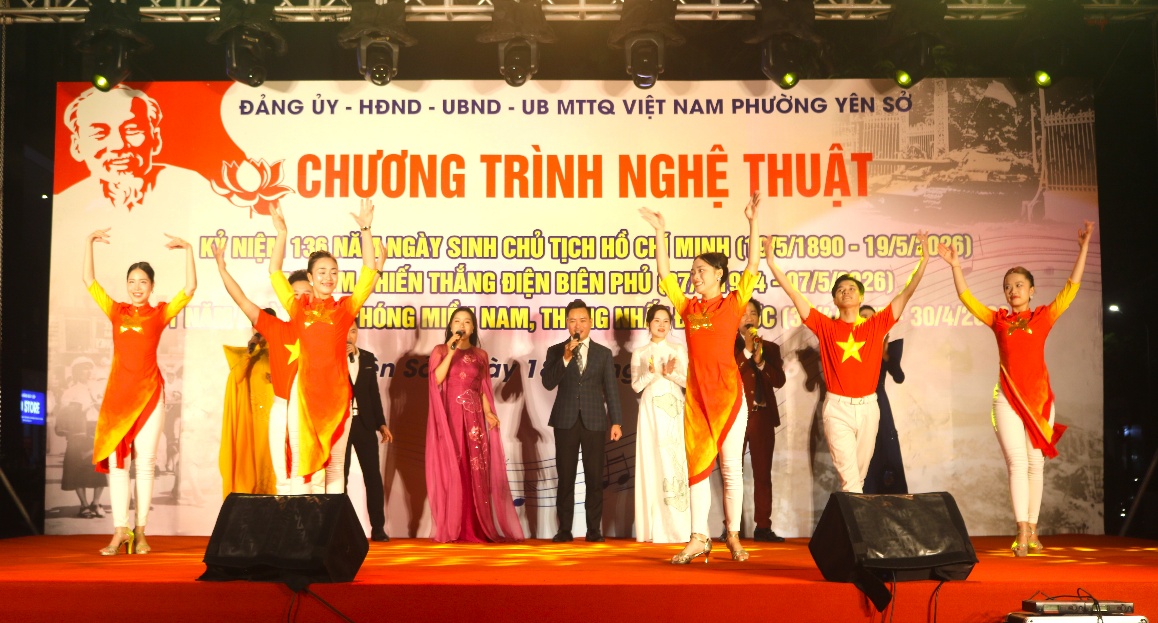 Phường Yên Sở tổ chức chương trình nghệ thuật đặc biệt kỷ niệm 136 năm ngày sinh Chủ tịch Hồ Chí Minh- Ảnh 2.