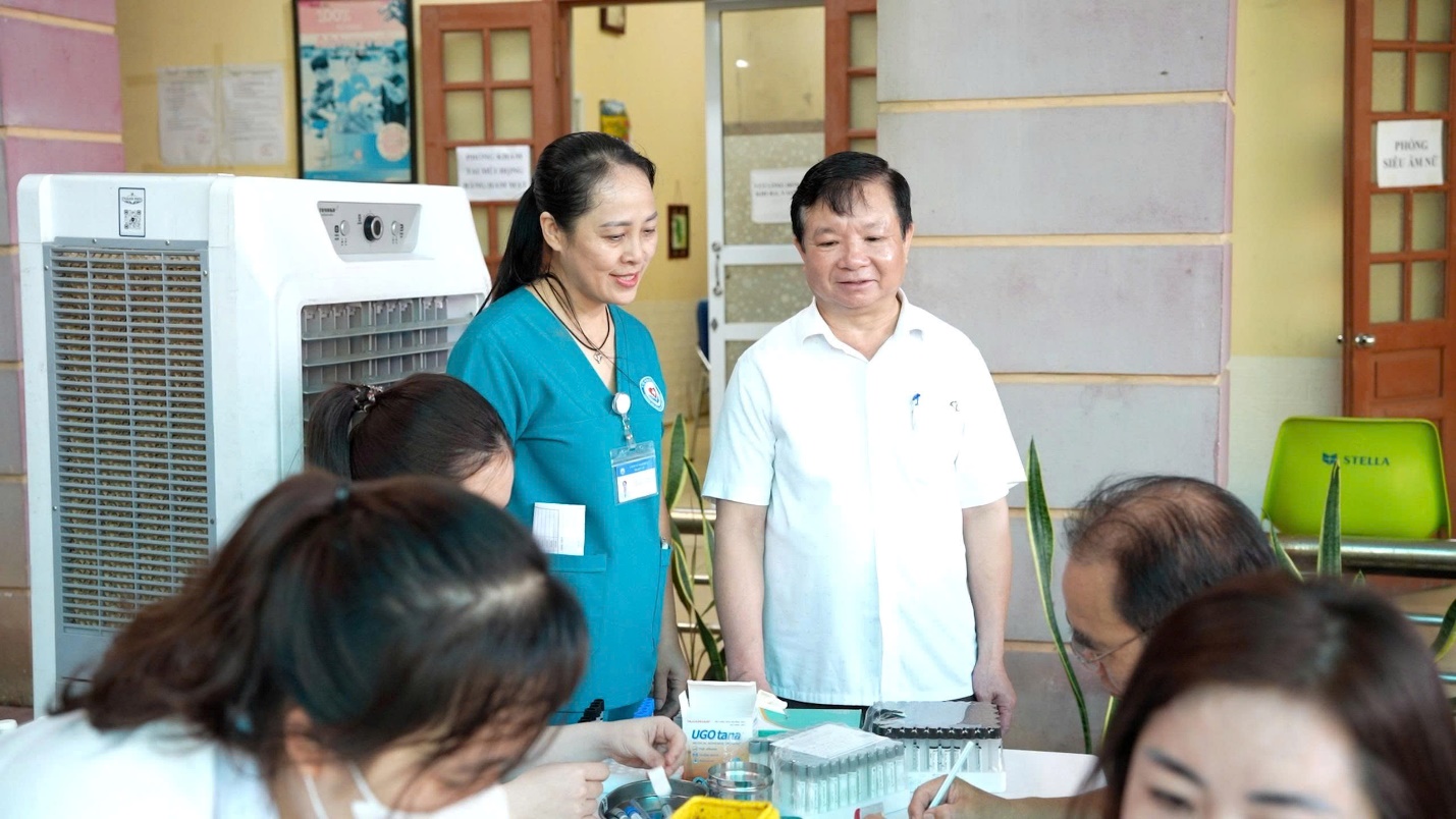 Hoài Đức: Tổ chức khám, tư vấn sức khỏe định kỳ cho cán bộ chủ chốt năm 2026- Ảnh 1.