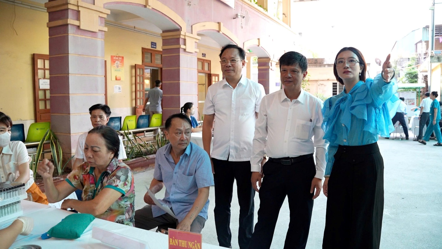 Hoài Đức: Tổ chức khám, tư vấn sức khỏe định kỳ cho cán bộ chủ chốt năm 2026- Ảnh 2.
