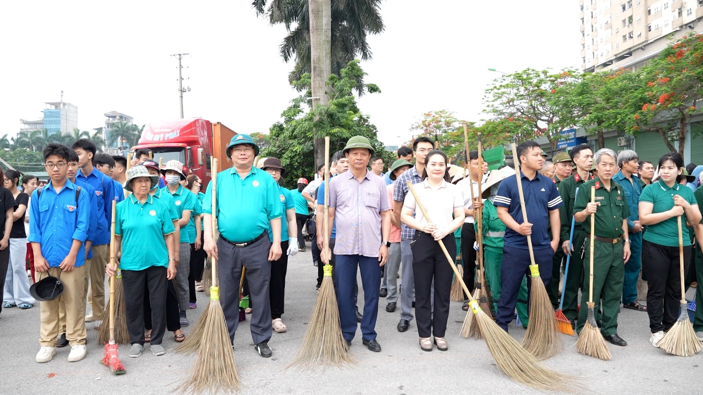 HOÀI ĐỨC: ĐỒNG LOẠT RA QUÂN CAO ĐIỂM, QUYẾT TÂM XÓA BỎ "ĐIỂM NGHẼN" TRẬT TỰ ĐÔ THỊ- Ảnh 1.