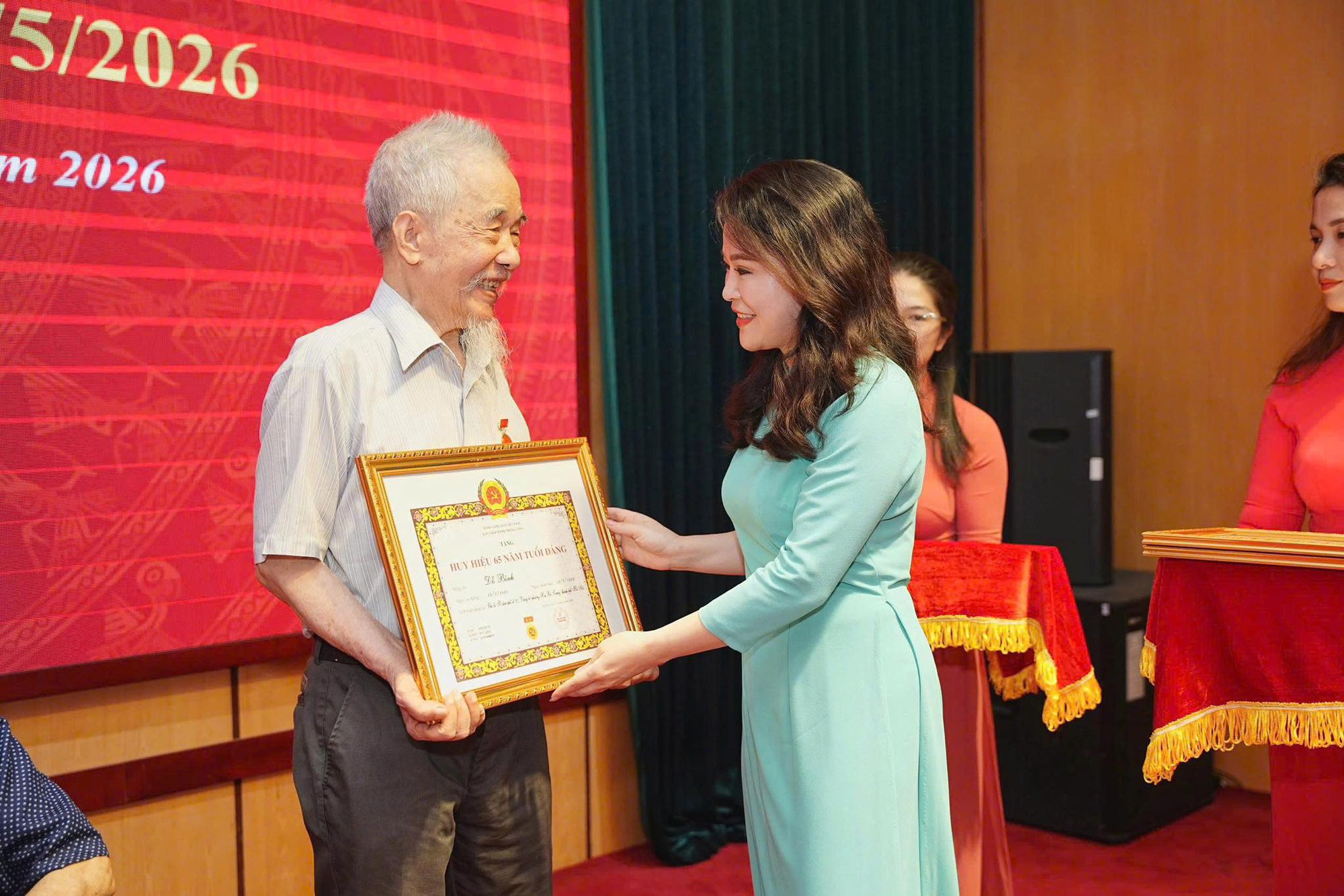 Có thể là hình ảnh về văn bản