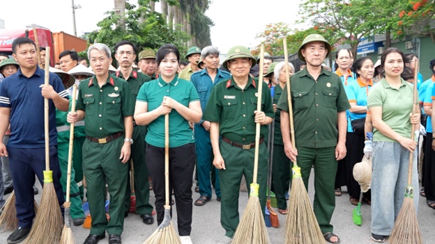 HOÀI ĐỨC: ĐỒNG LOẠT RA QUÂN CAO ĐIỂM, QUYẾT TÂM XÓA BỎ "ĐIỂM NGHẼN" TRẬT TỰ ĐÔ THỊ- Ảnh 2.