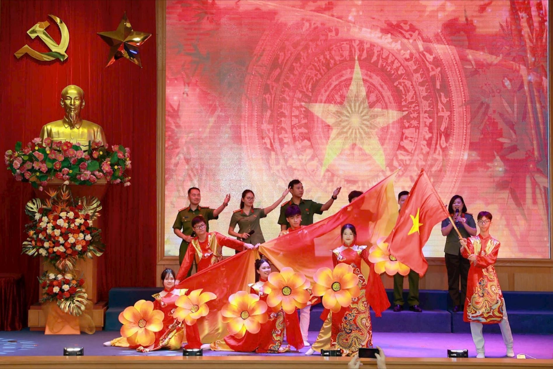 Phường Thanh Xuân lan tỏa hiệu quả việc học tập, quán triệt Nghị quyết đại hội Đảng các cấp- Ảnh 4.