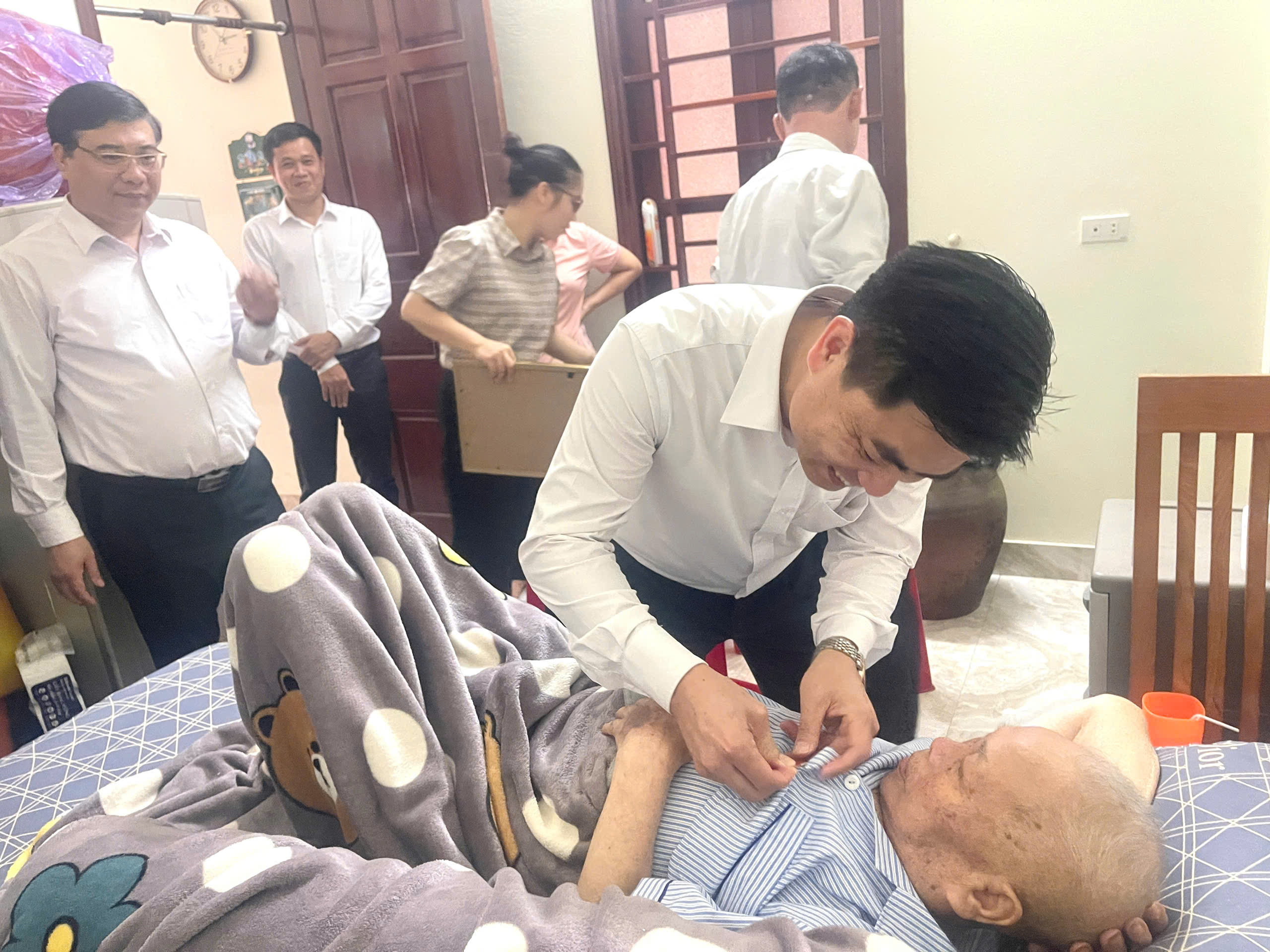 MASSAGE THƯ GIÃN TOÀN THÂN TẠI NHÀ CHO NAM Ở HÀ NỘI