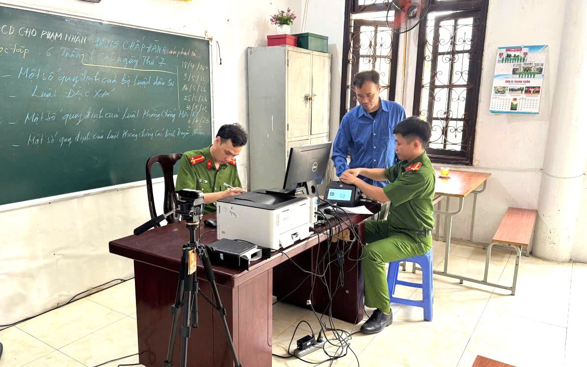 Công an xã Tam Hưng: Thu nhận hồ sơ cấp căn cước cho phạm nhân được đề nghị đặc xá