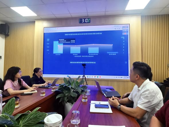 Phường Xuân Đỉnh: tiếp sóng buổi tập huấn Hệ thống Trung tâm điều hành thông minh (IOC) của Thành ủy Hà Nội- Ảnh 2.