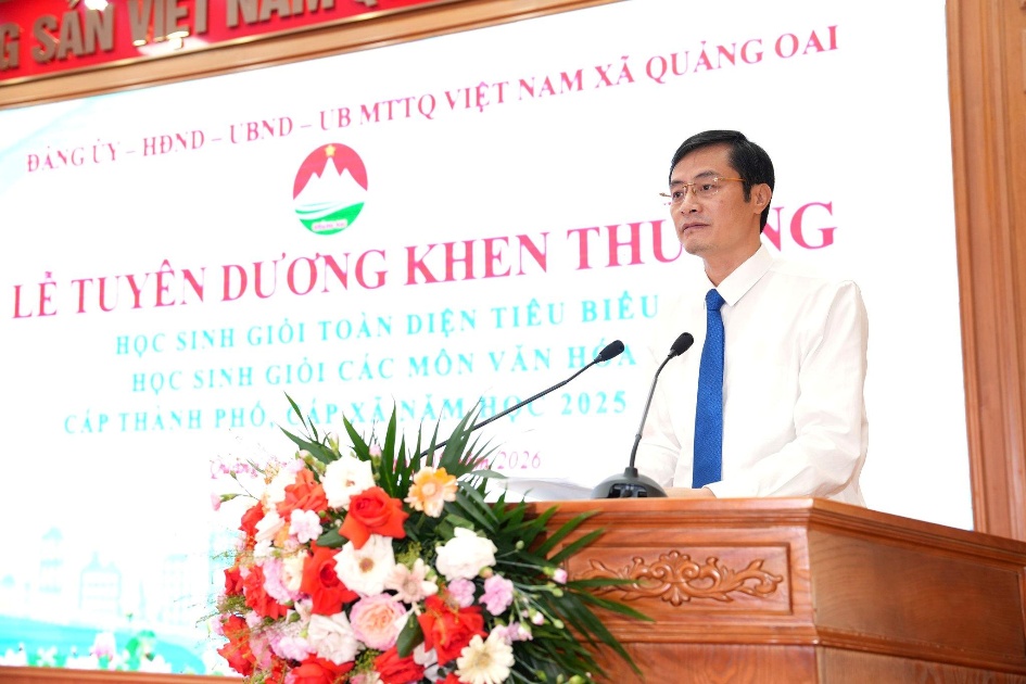 Quảng Oai tổ chức Lễ tuyên dương, khen thưởng học sinh giỏi toàn diện tiêu biểu, học sinh giỏi- Ảnh 6.