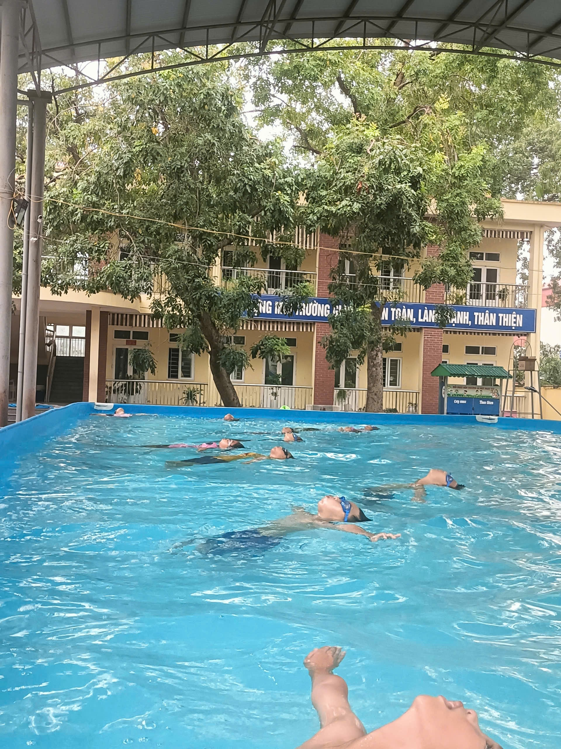Hồng Sơn đẩy mạnh tuyên truyền, tổ chức lớp dạy bơi phòng chống đuối nước cho trẻ em năm 2026- Ảnh 2.