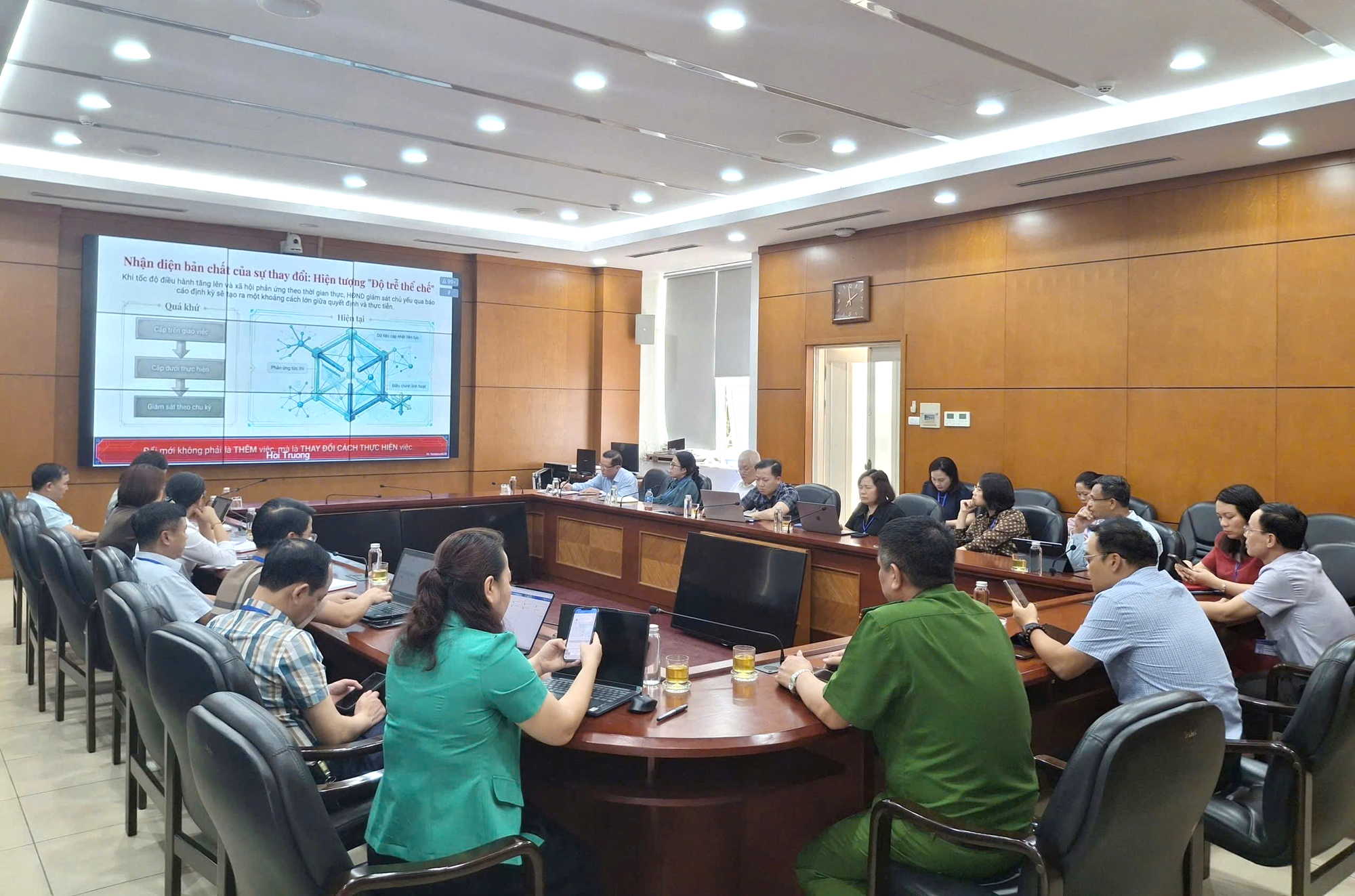 HĐND phường Việt Hưng tham gia hội nghị bồi dưỡng kiến thức, kỹ năng hoạt động của đại biểu Hội đồng nhân dân các cấp thành phố Hà Nội năm 2026 - Ảnh 2.