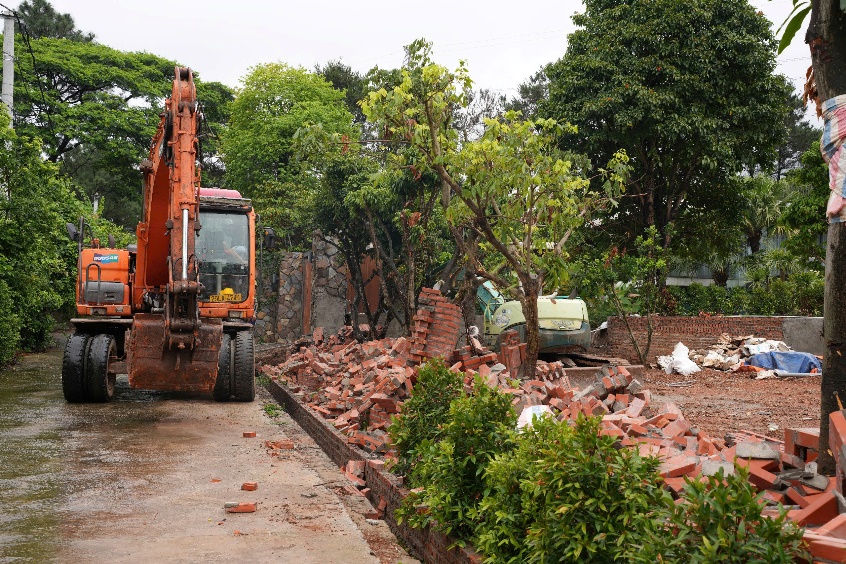 Xã Kim Anh tổ chức đợt cưỡng chế công trình vi phạm trên địa bàn.- Ảnh 1.