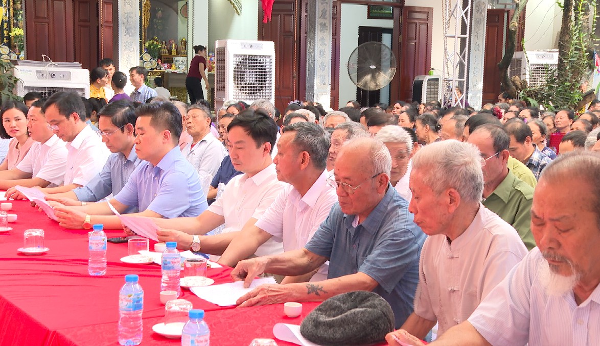 Thăm, tặng quà, chúc mừng Ngày đại lễ Phật đản PL. 2570 - DL.2026 Chùa Bành Khê thôn Liên Hiệp 9 xã Hát Môn- Ảnh 1.