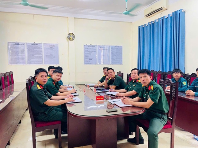 Ban CHQS xã Hoài Đức tổ chức huấn luyện và giáo dục truyền thống yêu nước cho cán bộ, chiến sĩ- Ảnh 3.