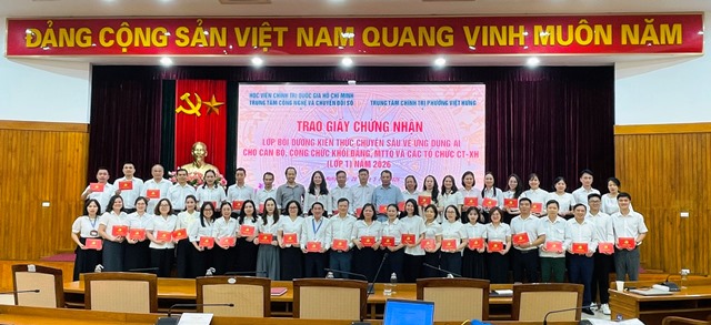 Tổ chức lớp bồi dưỡng kiến thức chuyên sâu về ứng dụng AI cho cán bộ, công chức khối Đảng, MTTQ và các tổ chức CT-XH trên địa bàn 04 phường Long Biên, Bồ Đề, Việt Hưng, Phúc Lợi năm 2026 (Lớp thứ nhất)- Ảnh 5.