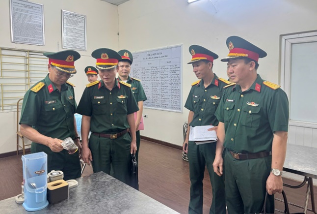Đoàn kiểm tra của Bộ Tư lệnh Thủ đô Hà Nội về thăm kiểm tra và làm việc tại Ban CHQS xã Hoài Đức- Ảnh 6.