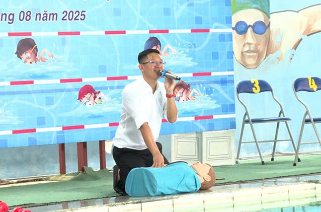 SÔI NỔI CÁC HOẠT ĐỘNG TẠI BỂ BƠI TRUNG TÂM DỊCH VỤ TỔNG HỢP XÃ HOÀI ĐỨC, GÓP PHẦN PHÒNG CHỐNG ĐUỐI NƯỚC CHO TRẺ EM- Ảnh 2.