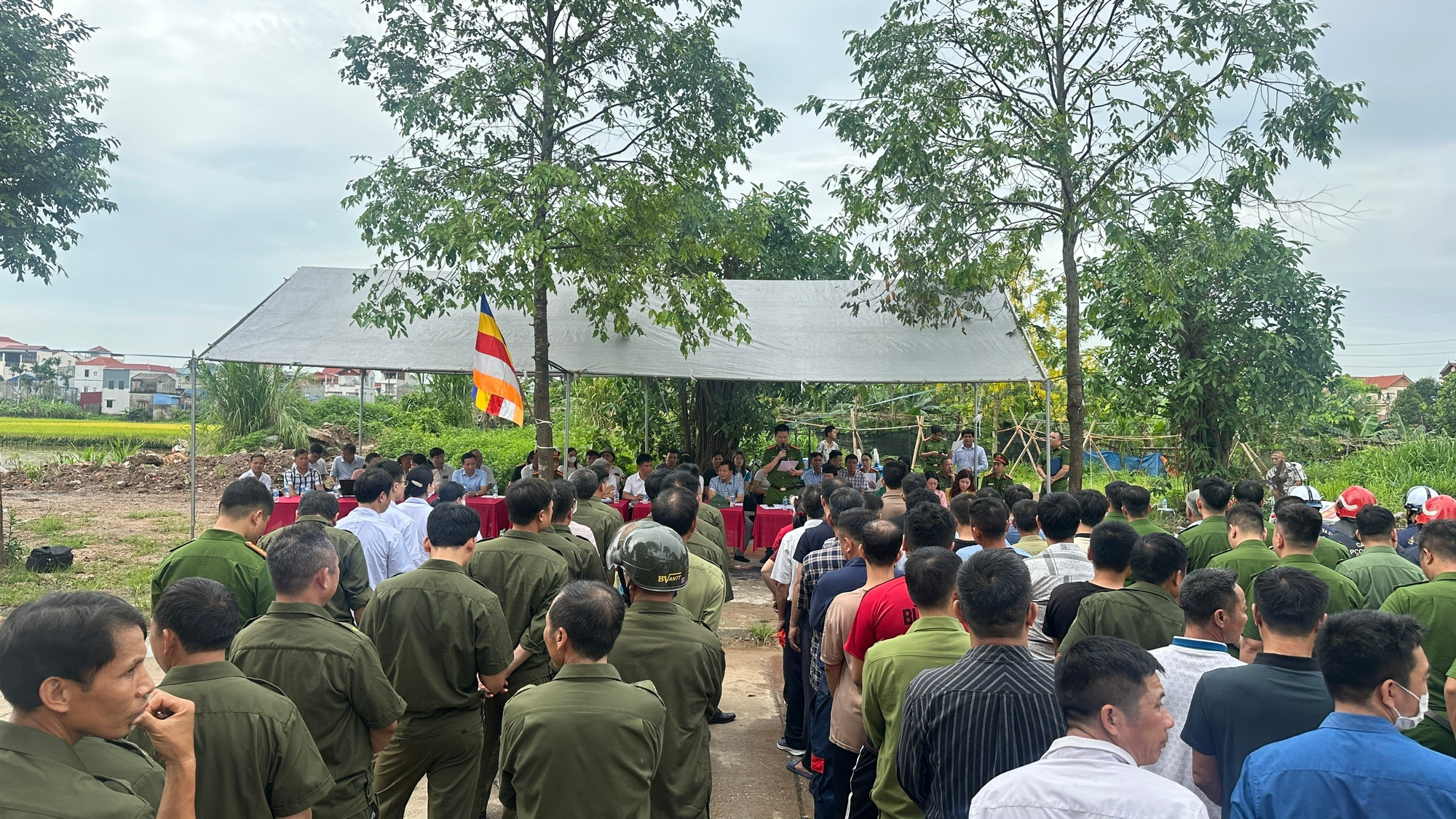 Hồng Sơn thực tập phương án phòng cháy chữa cháy và cứu nạn cứu hộ khu dân cư nguy hiểm cháy nổ cao- Ảnh 1.