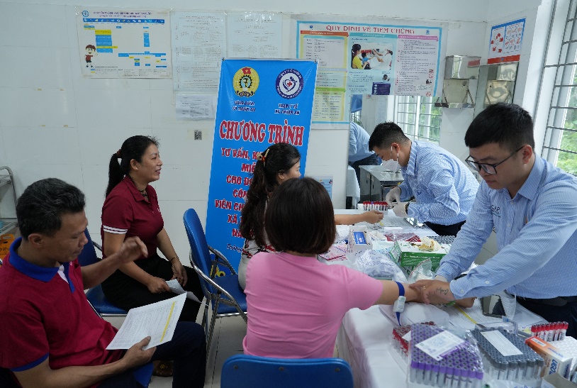 Thiết thực Chương trình miễn phí tầm soát phát hiện sớm bệnh ung thư đường tiêu hóa (CEA) dành cho đoàn viên Công đoàn xã Thuận An- Ảnh 4.
