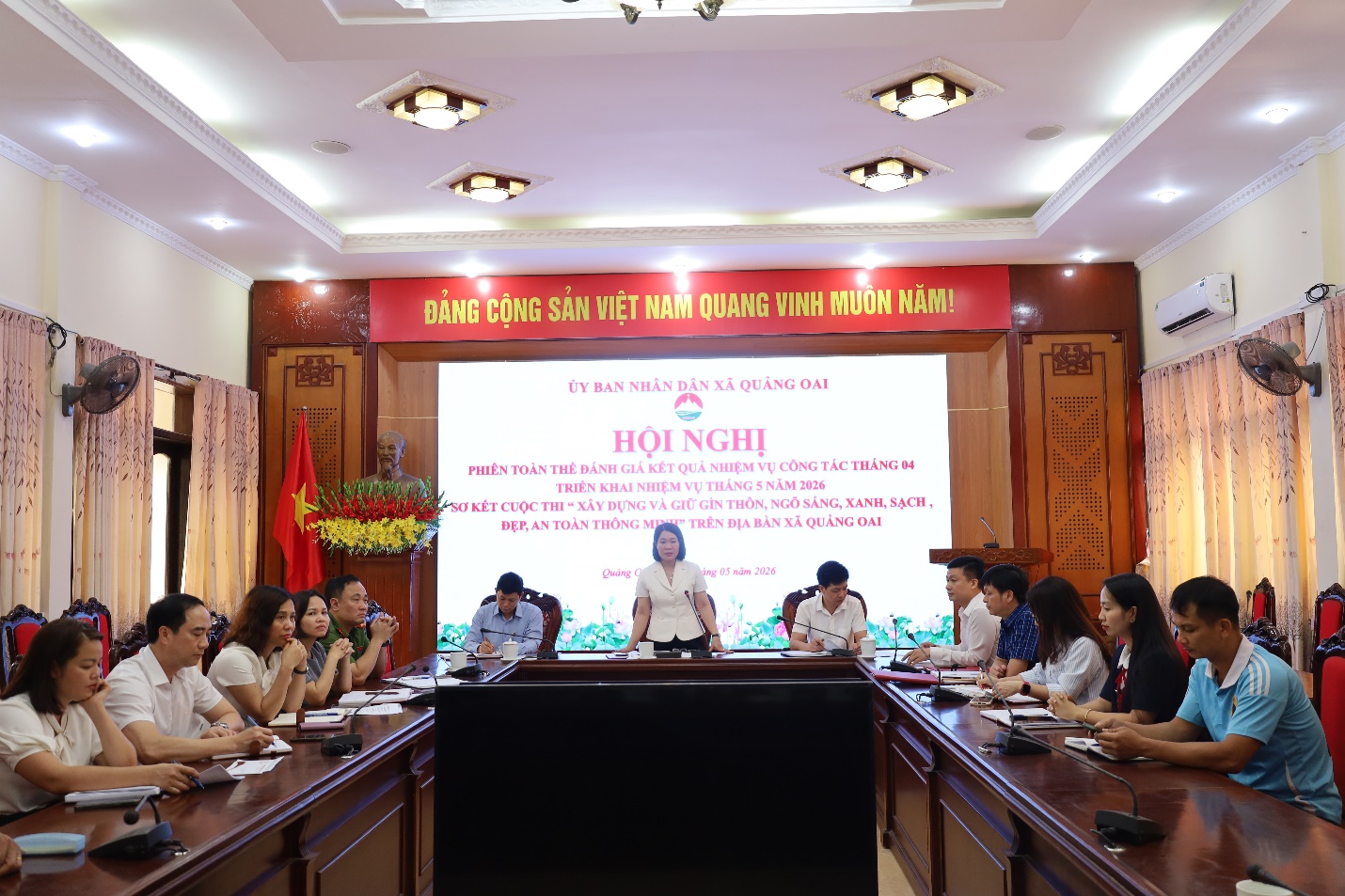 D:\Desktop\phiên họp toàn thể tháng 5, nv tháng 5\IMG_6843.JPG