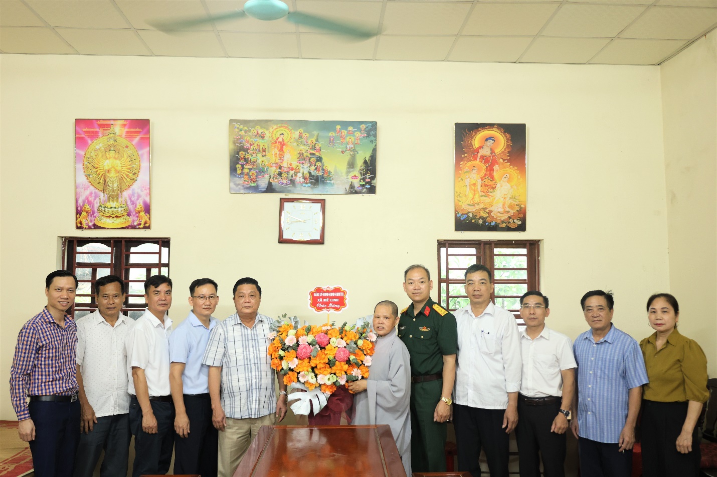 Lãnh đạo xã Mê Linh thăm, chúc mừng các cở sở Phật giáo nhân dịp mừng Đại lễ Phật đản năm 2026- Ảnh 2.