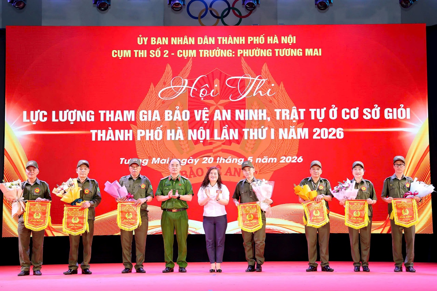Lực lượng an ninh trật tự cơ sở phường Hai Bà Trưng đạt giải Nhì và giải Màn Chào hỏi ấn tượng Nhất tại Hội thi “Lực lượng tham gia an ninh, trật tự ở cơ sở giỏi” Cụm số 2, TP Hà Nội, năm 2026- Ảnh 2.