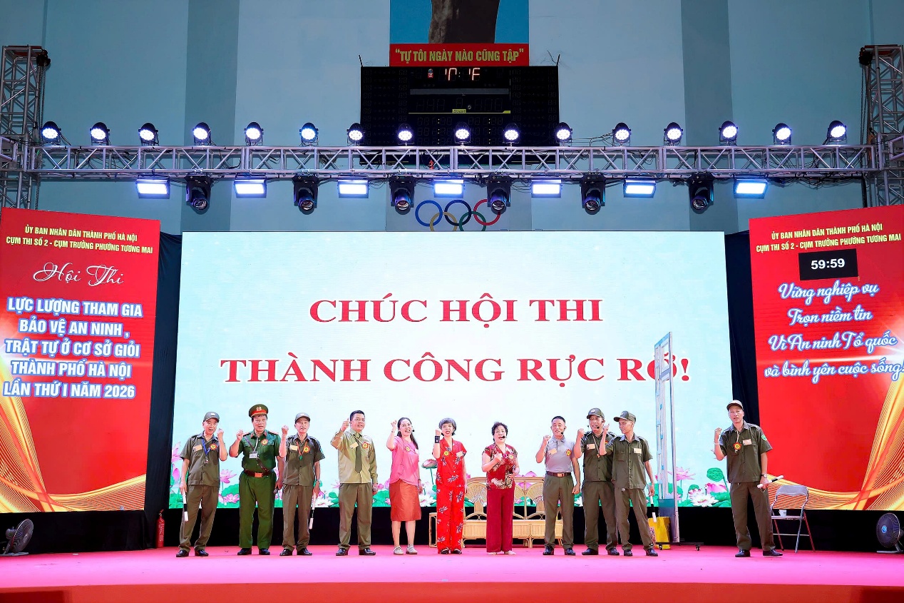 Lực lượng an ninh trật tự cơ sở phường Hai Bà Trưng đạt giải Nhì và giải Màn Chào hỏi ấn tượng Nhất tại Hội thi “Lực lượng tham gia an ninh, trật tự ở cơ sở giỏi” Cụm số 2, TP Hà Nội, năm 2026- Ảnh 3.