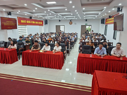 Phường Khương Đình tổ chức lớp bồi dưỡng kỹ năng ứng dụng trí tuệ nhân tạo trong công tác xây dựng Đảng
- Ảnh 2.