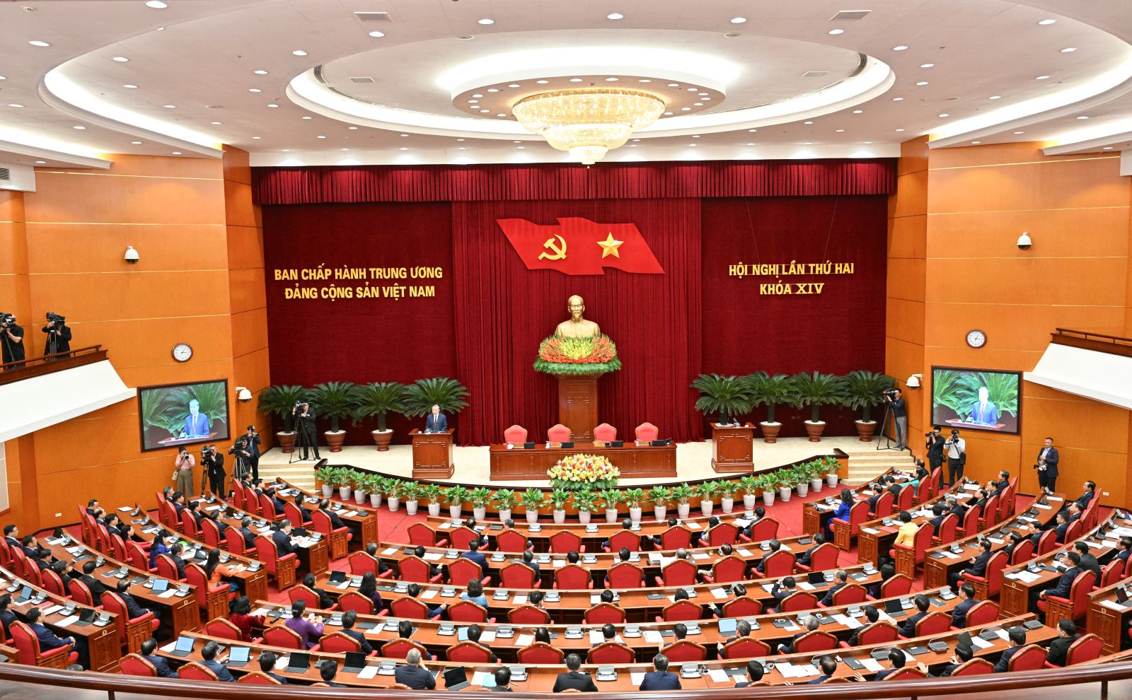 KẾT LUẬN SỐ 18-KL/TW HỘI NGHỊ TRUNG ƯƠNG 2 VỀ PHÁT TRIỂN KINH TẾ-XÃ HỘI, TÀI CHÍNH QUỐC GIA, ĐẦU TƯ CÔNG, VAY, TRẢ NỢ CÔNG GIAI ĐOẠN 2026 - 2030- Ảnh 1.