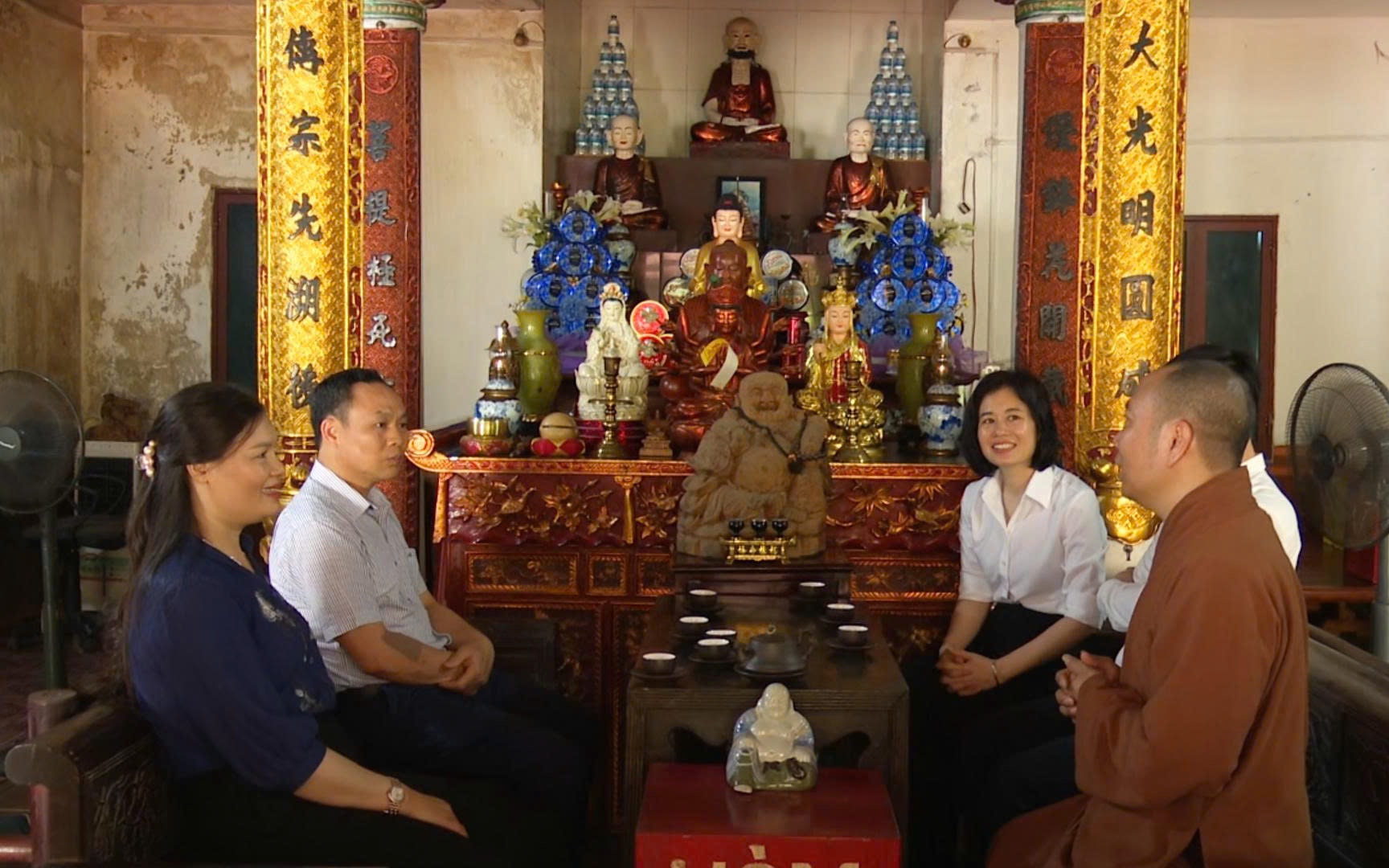 Lãnh đạo xã Phượng Dực thăm, tặng quà các cơ sở Phật giáo nhân dịp Đại lễ Phật Đản 2026 – Phật lịch 2570