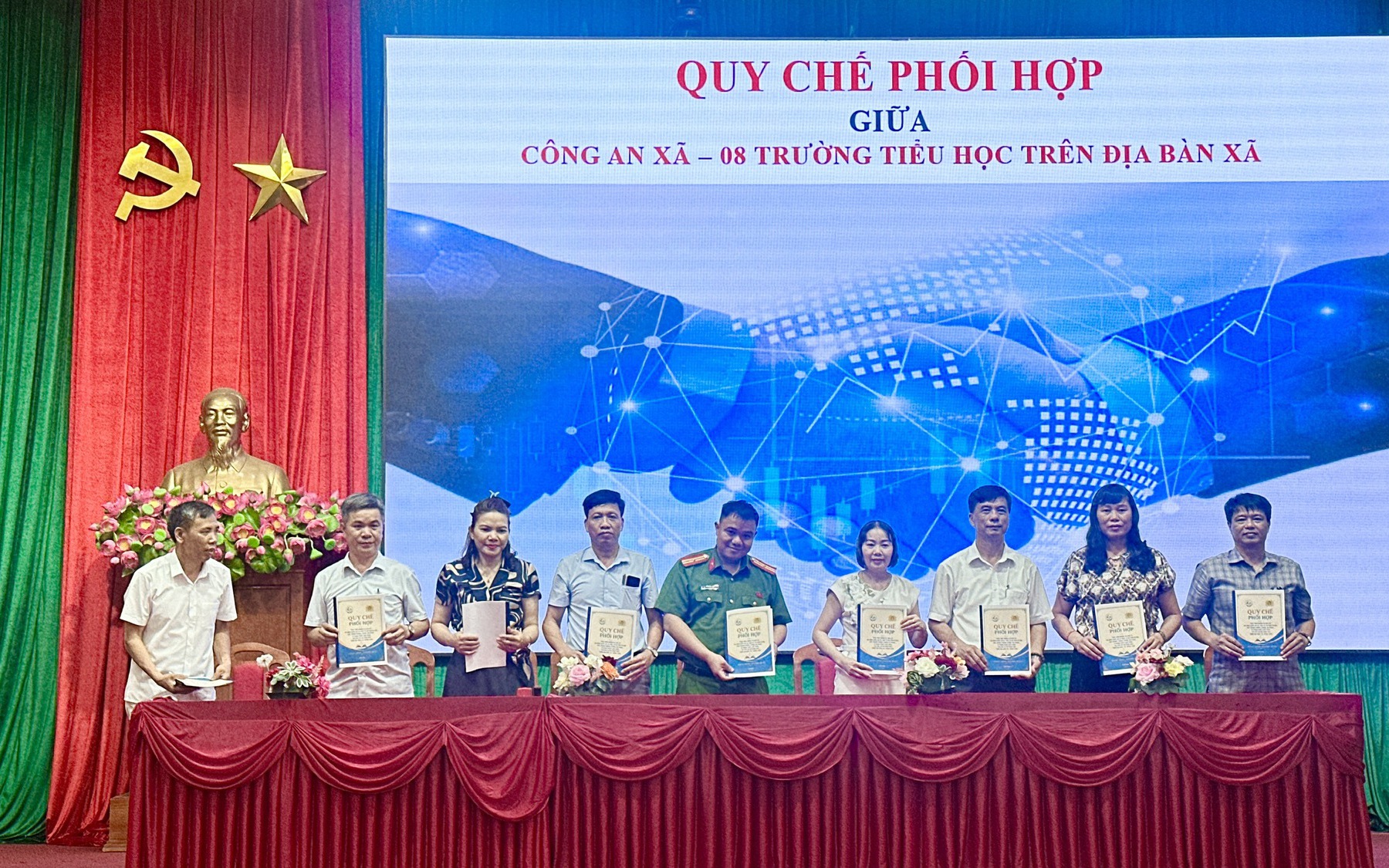Xã Hồng Sơn ký kết Quy chế phối hợp bảo đảm an ninh trường học