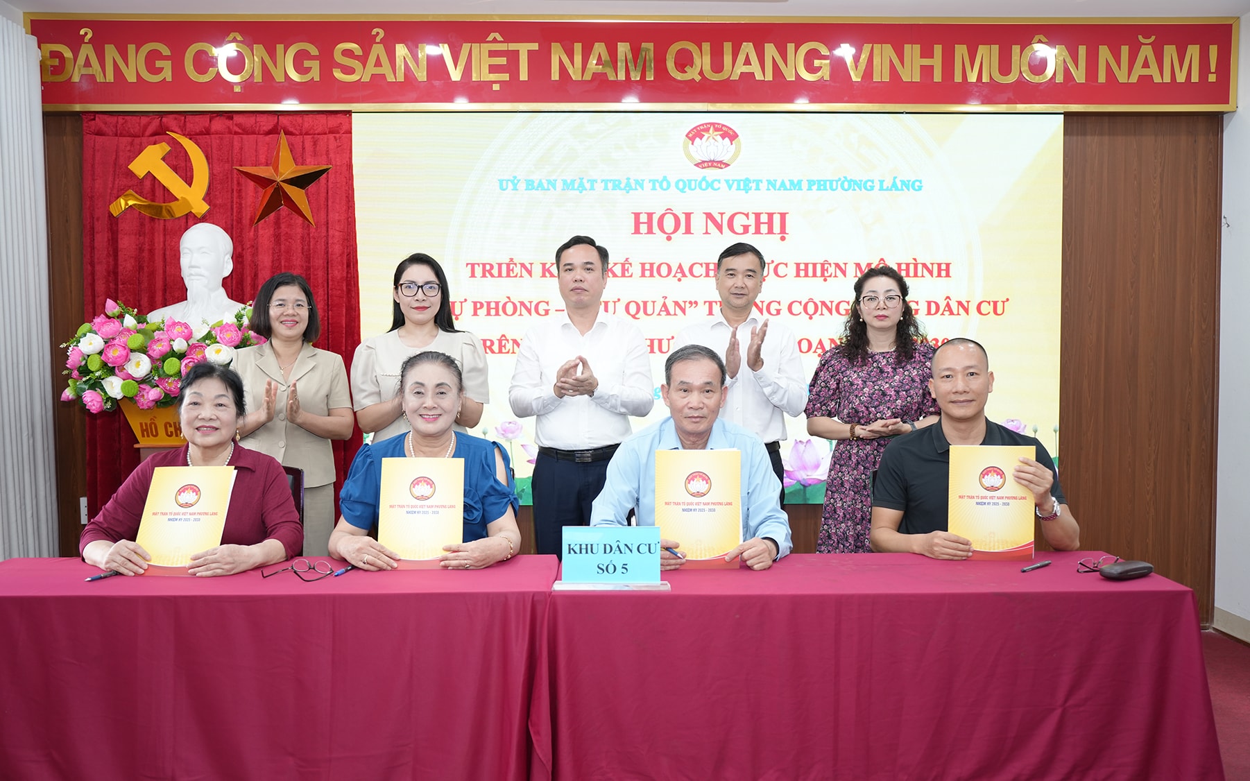 Phường Láng triển khai mô hình "3 tự phòng, 3 tự quản"- Ảnh 2.