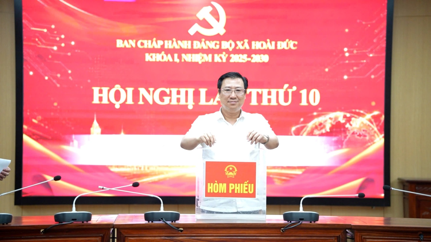 Hội nghị lần thứ 10 Ban chấp hành Đảng bộ xã Hoài Đức khóa I, nhiệm kỳ 2025 - 2030- Ảnh 4.