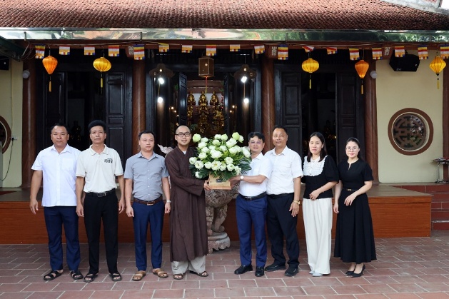 Đồng chí Chu Văn Khang cùng đoàn thăm chúc mừng tại chùa Đông Linh, chùa Tân Sơn, chùa Thiên Sơn- Ảnh 3.
