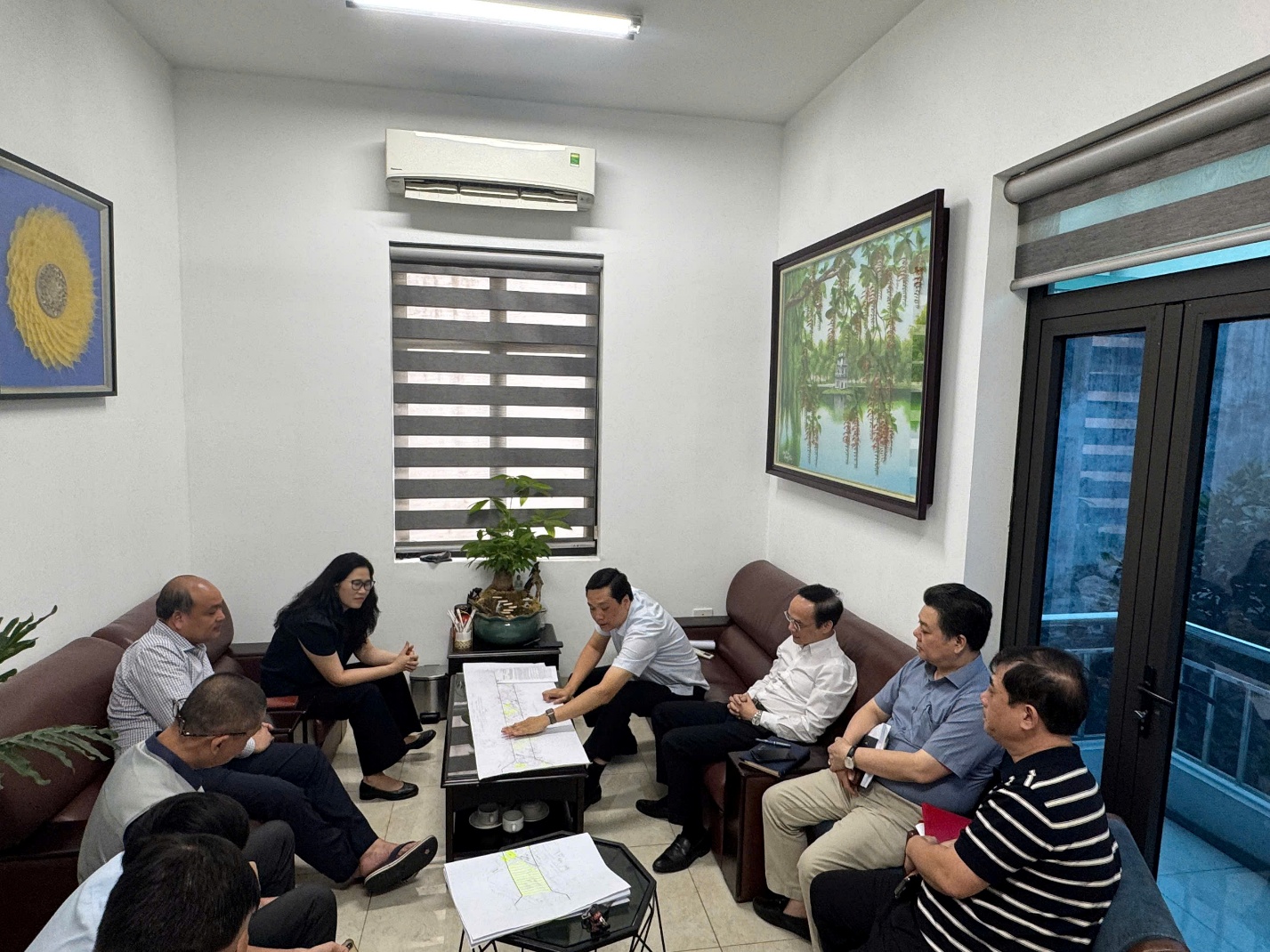 Xuyên đêm vì "mạch máu" giao thông Thủ đô- Ảnh 2.