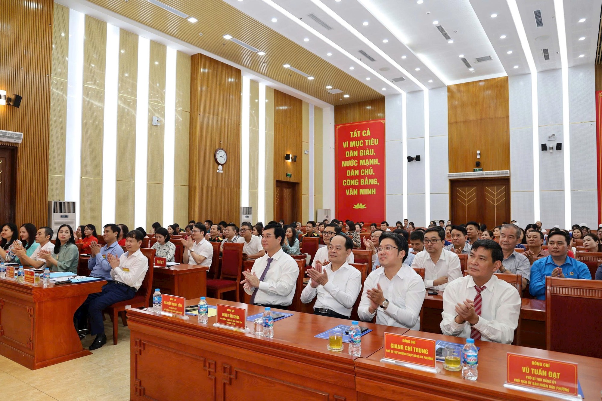  Đảng ủy phường Yên Sở tổ chức Chung khảo Hội thi Báo cáo viên, tuyên truyền viên giỏi năm 2026- Ảnh 2.