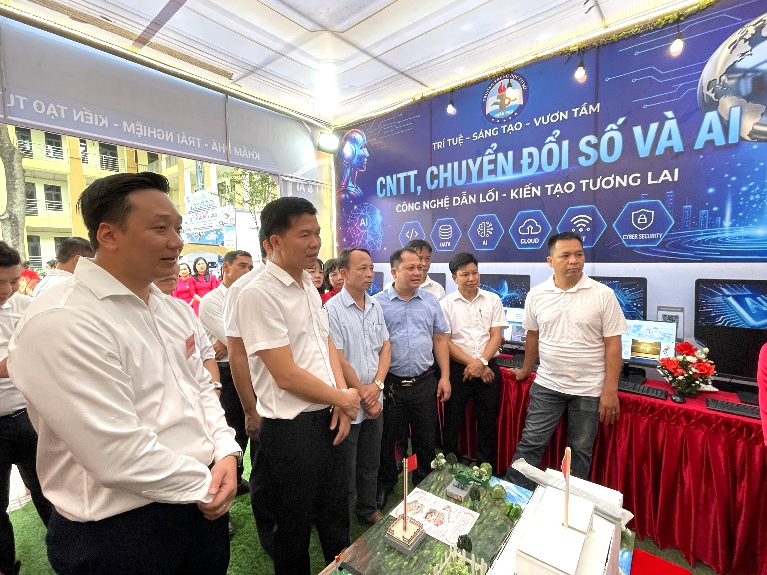 XÃ TRẦN PHÚ TỔ CHỨC NGÀY HỘI STEM/STEAM VÀ ỨNG DỤNG AI TRONG DẠY HỌC LẦN THỨ I NĂM 2026- Ảnh 4.
