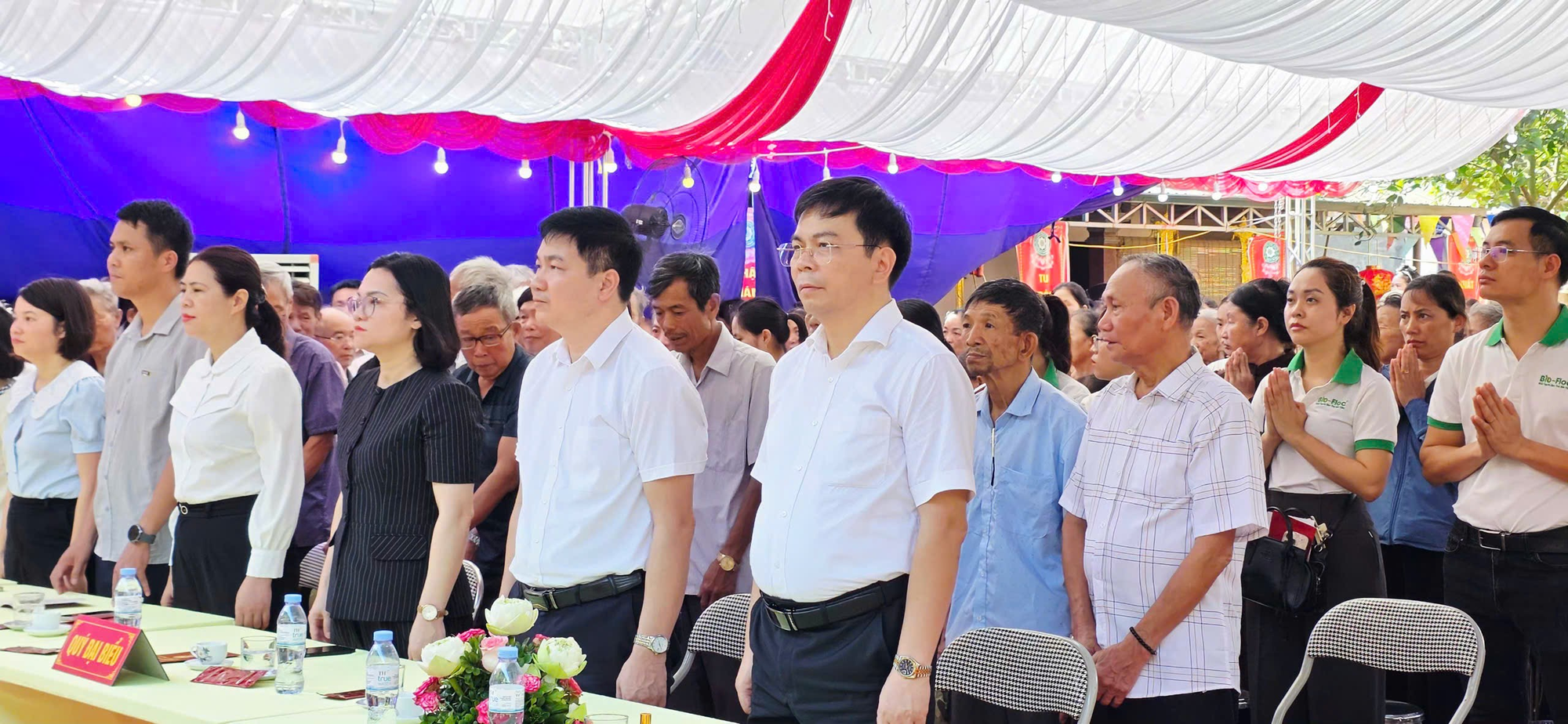 Thăm, tặng quà, chúc mừng Ngày đại lễ Phật đản PL. 2570 - DL.2026 Chùa Diên Phúc thôn Liên Hiệp 8 xã Hát Môn.- Ảnh 1.