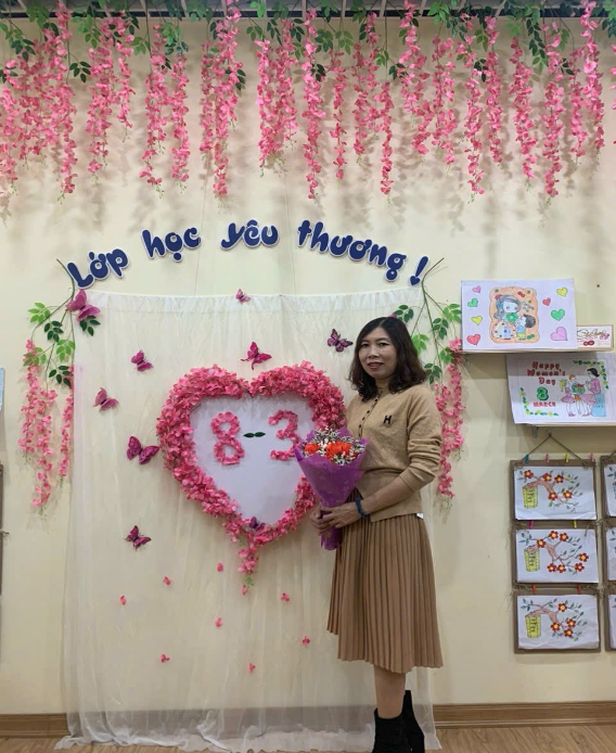CÔ NUÔI VŨ THỊ THOA: NGƯỜI GIỮ "CHÌA KHÓA" DINH DƯỠNG VÀ TÂM HUYẾT NƠI BẾP ĂN HOA SỮA- Ảnh 1.
