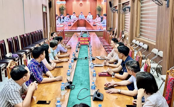 Chuyển đổi mạnh mẽ phương thức đào tạo, bồi dưỡng hướng mạnh vào nâng cao năng lực cán bộ, công chức- Ảnh 3.