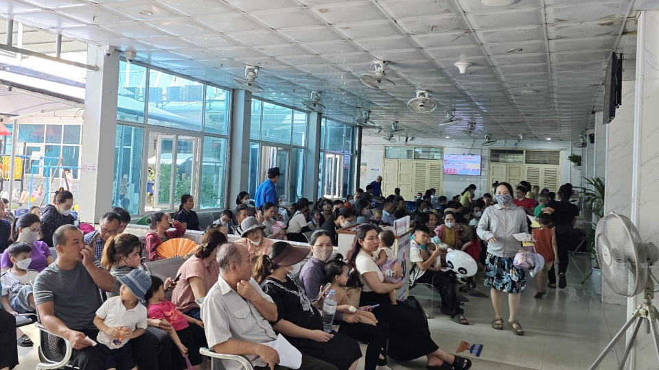 Nắng nóng kéo dài: Uống nước thế nào để tránh sốc nhiệt?- Ảnh 2.