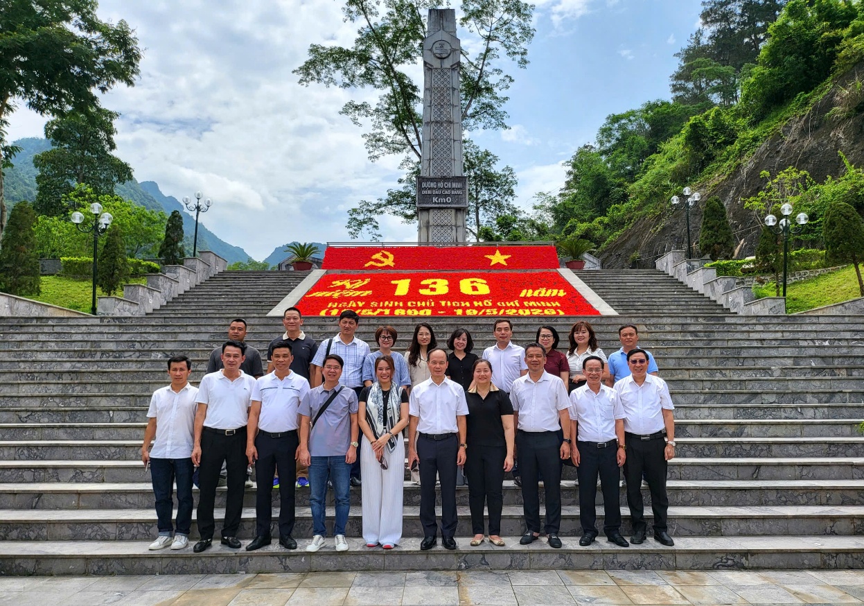 PHƯỜNG VIỆT HƯNG CHUNG TAY HỖ TRỢ TỈNH CAO BẰNG VỚI TỔNG NGUỒN LỰC 840 TRIỆU ĐỒNG- Ảnh 1.