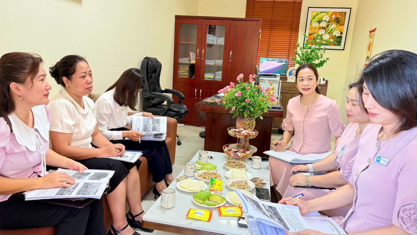 Đón đoàn kiểm tra đánh giá và công nhận công tác thể dục thể thao năm học 2025 - 2026- Ảnh 1.